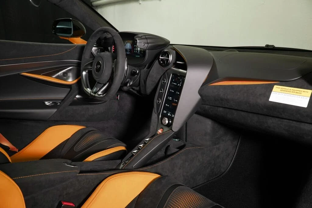 2026 McLaren 750S Coupe - Image 21 of 31