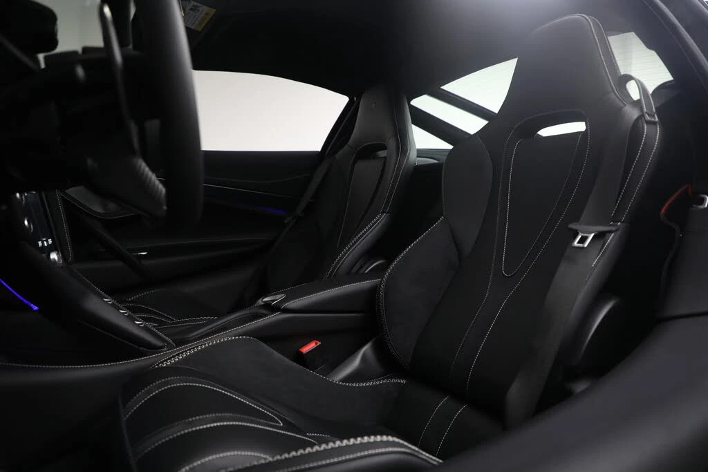 2026 McLaren 750S Coupe - Image 16 of 29
