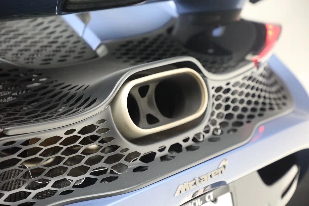 2026 McLaren 750S Coupe - Image 26 of 29