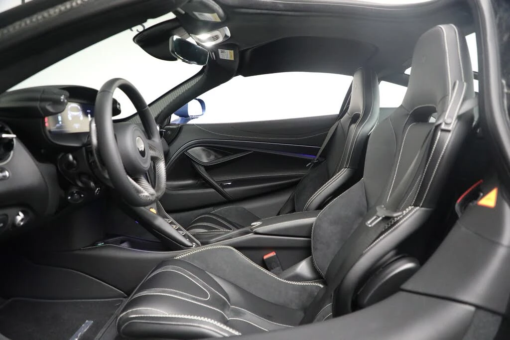 2026 McLaren 750S Coupe - Image 17 of 29