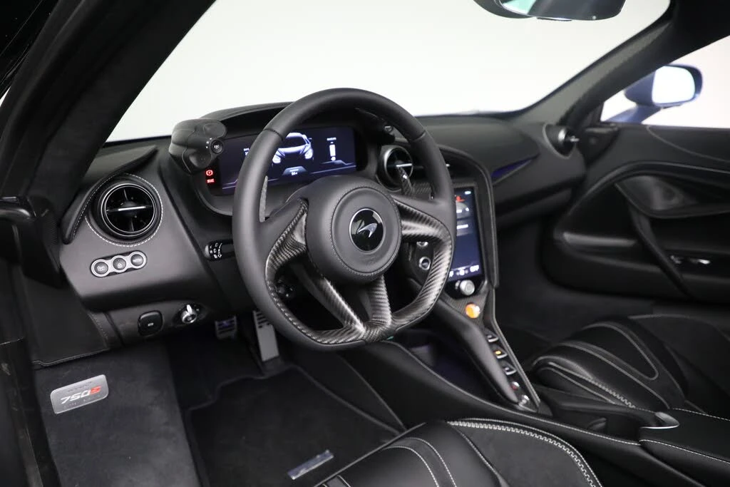 2026 McLaren 750S Coupe - Image 18 of 29