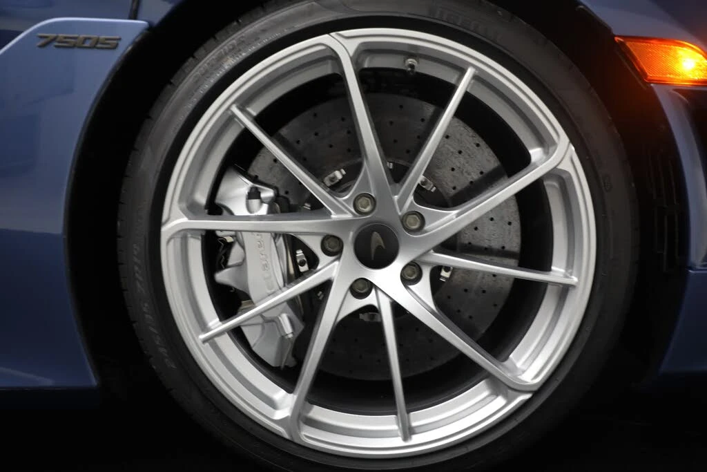 2026 McLaren 750S Coupe - Image 28 of 29