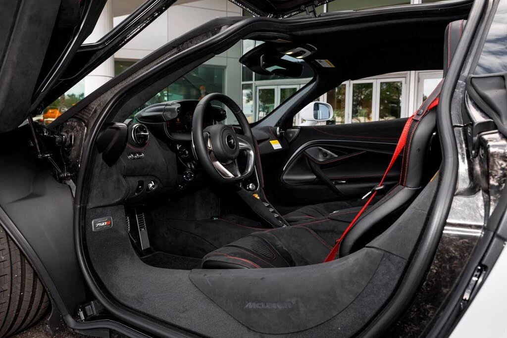 2026 McLaren 750S Coupe - Image 31 of 31