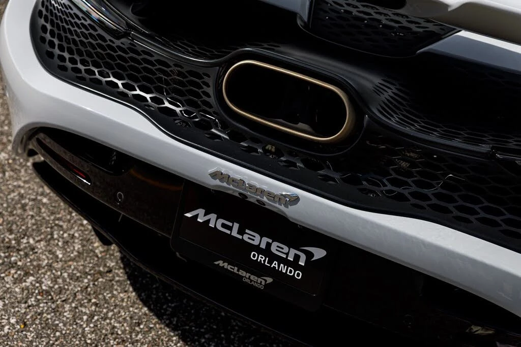 2026 McLaren 750S Coupe - Image 19 of 31