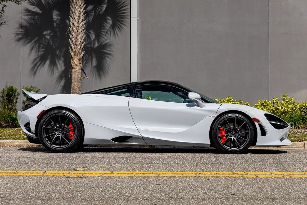 2026 McLaren 750S Coupe - Image 9 of 31
