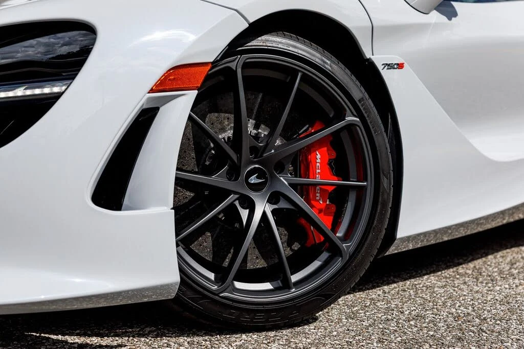 2026 McLaren 750S Coupe - Image 18 of 31
