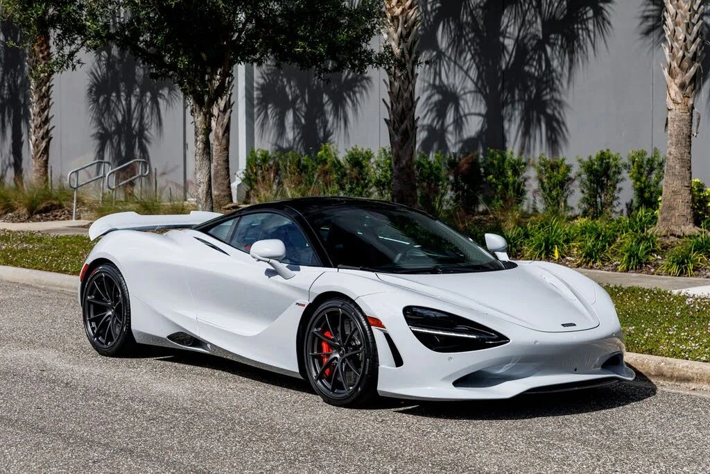 2026 McLaren 750S Coupe - Image 12 of 31