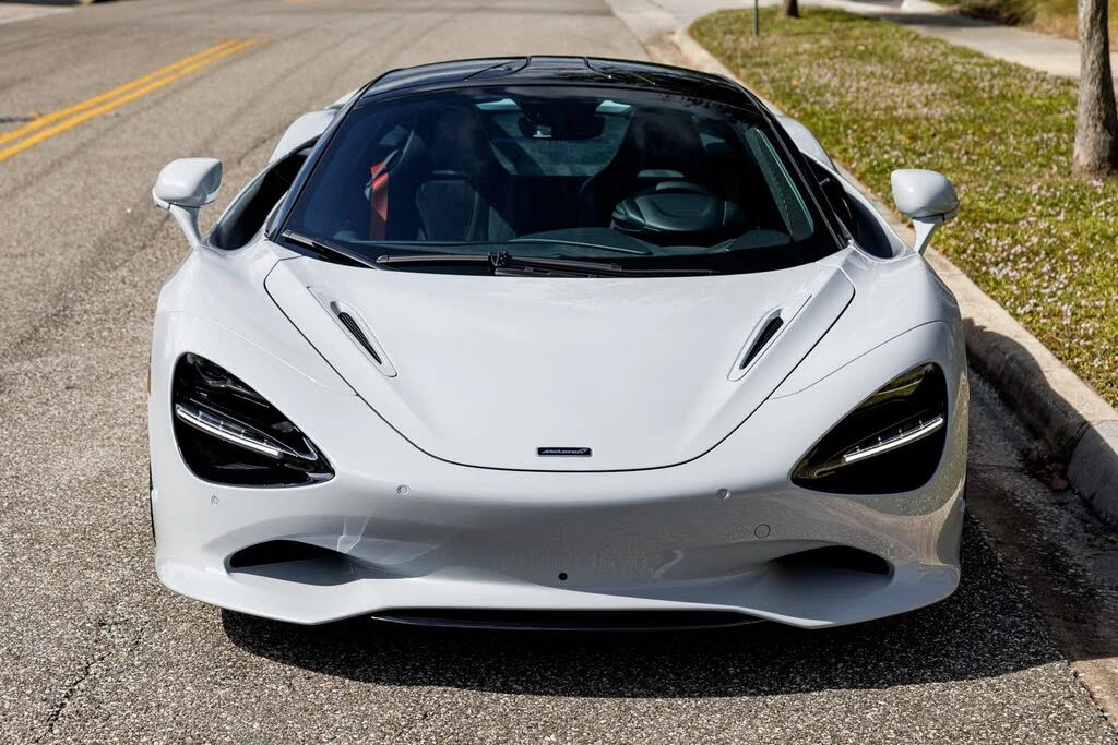 2026 McLaren 750S Coupe - Image 13 of 31