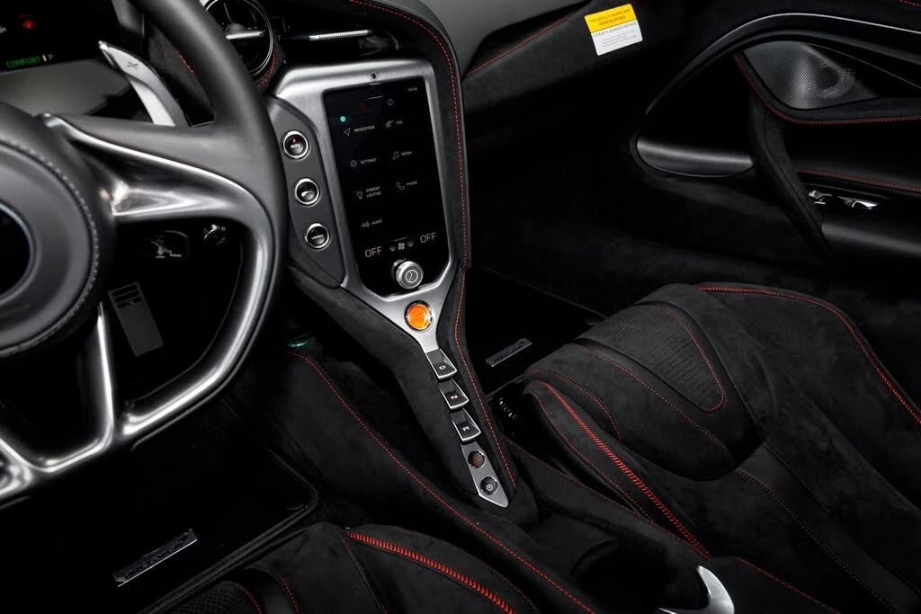 2026 McLaren 750S Coupe - Image 23 of 31