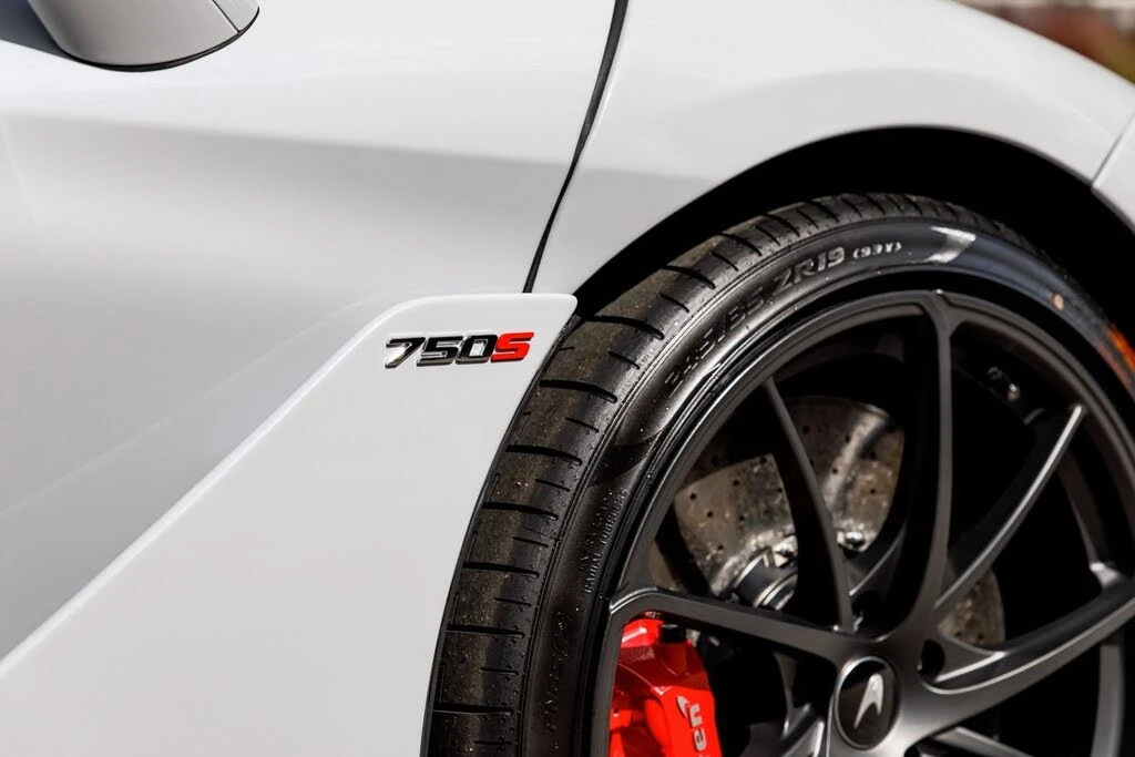 2026 McLaren 750S Coupe - Image 16 of 31