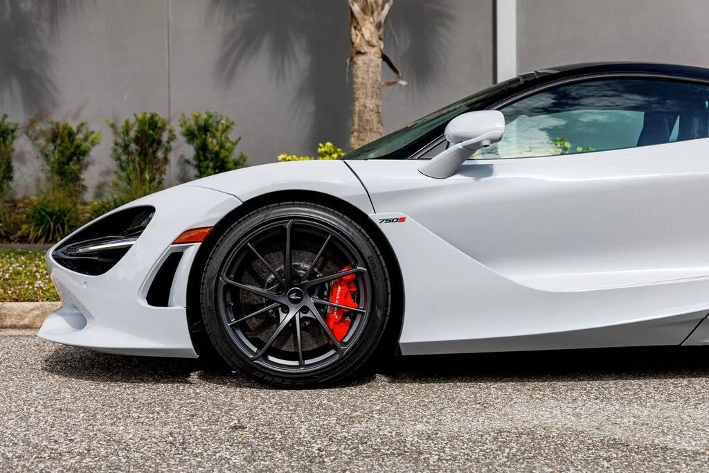 2026 McLaren 750S Coupe - Image 4 of 31