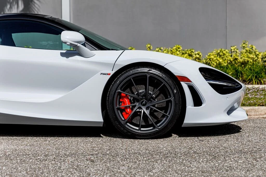 2026 McLaren 750S Coupe - Image 11 of 31