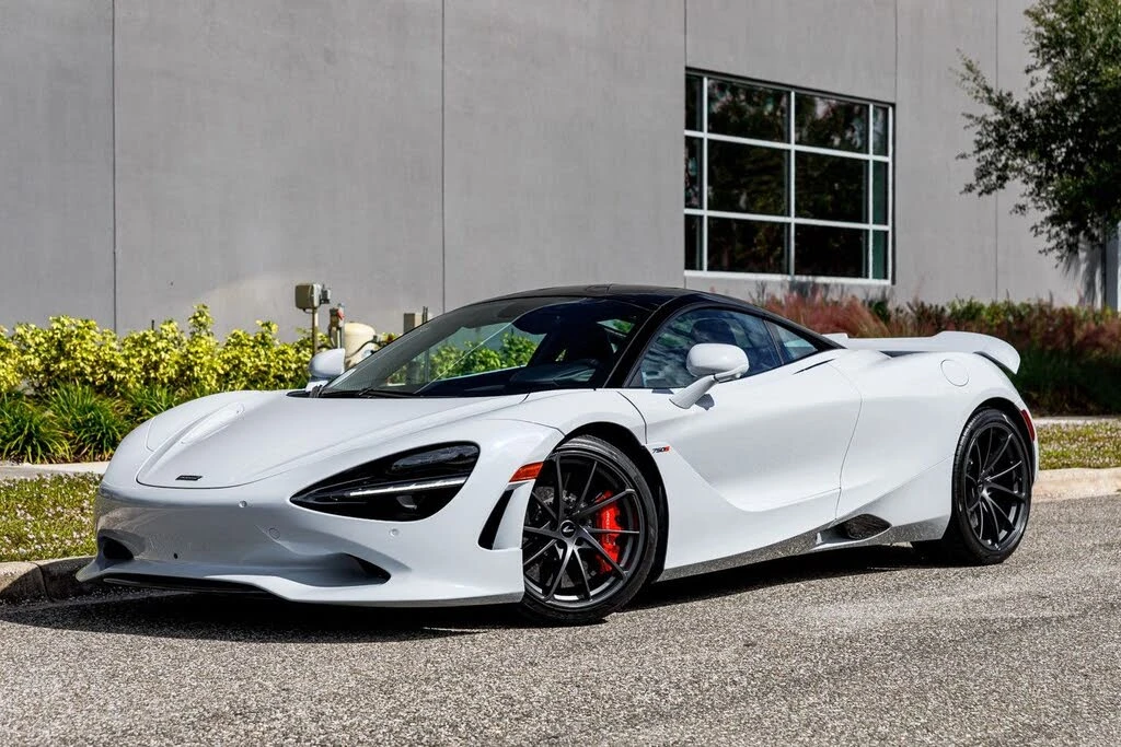 2026 McLaren 750S Coupe - Image 2 of 31