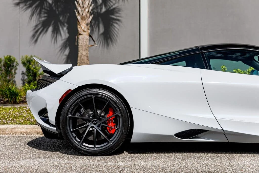 2026 McLaren 750S Coupe - Image 10 of 31