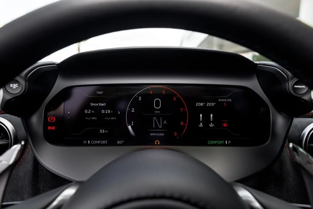 2026 McLaren 750S Coupe - Image 26 of 31
