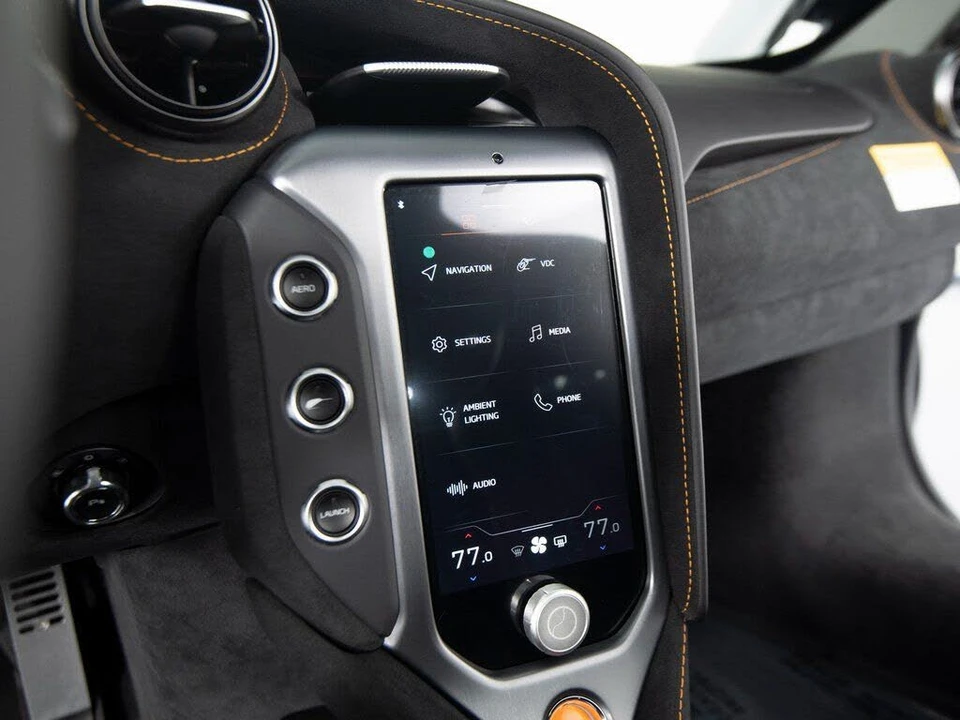 2026 McLaren 750S Coupe - Image 16 of 31