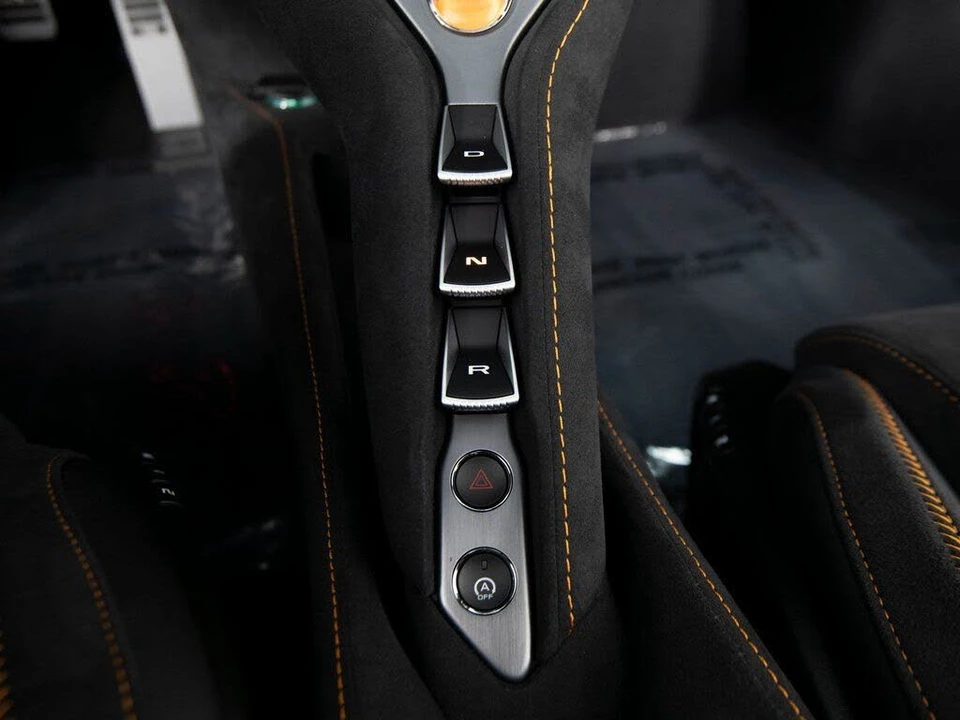 2026 McLaren 750S Coupe - Image 23 of 31