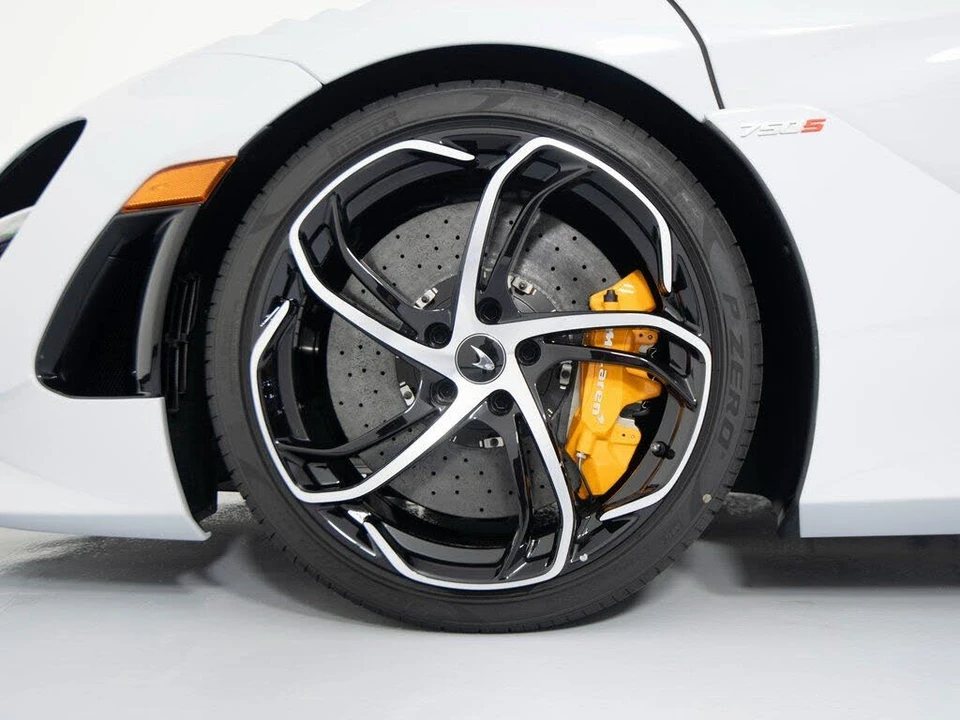 2026 McLaren 750S Coupe - Image 8 of 31