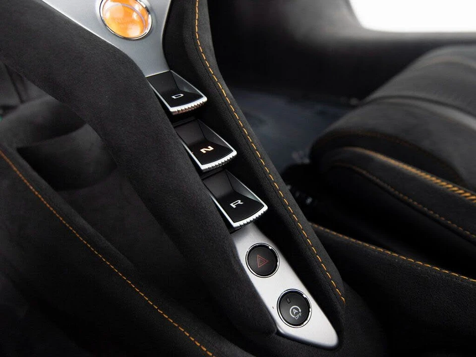 2026 McLaren 750S Coupe - Image 22 of 31