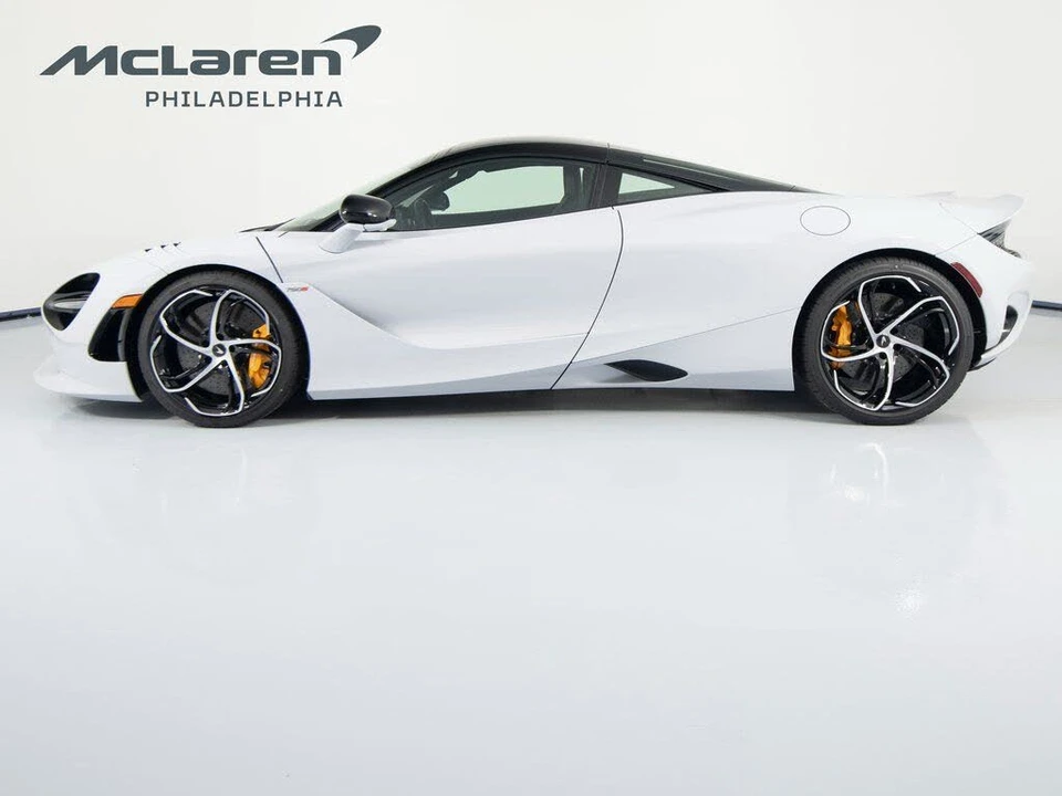2026 McLaren 750S Coupe - Image 7 of 31