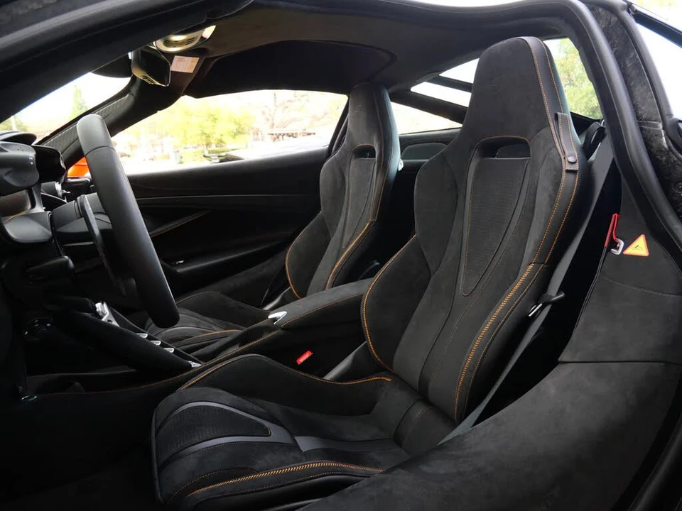 2026 McLaren 750S Coupe - Image 21 of 27