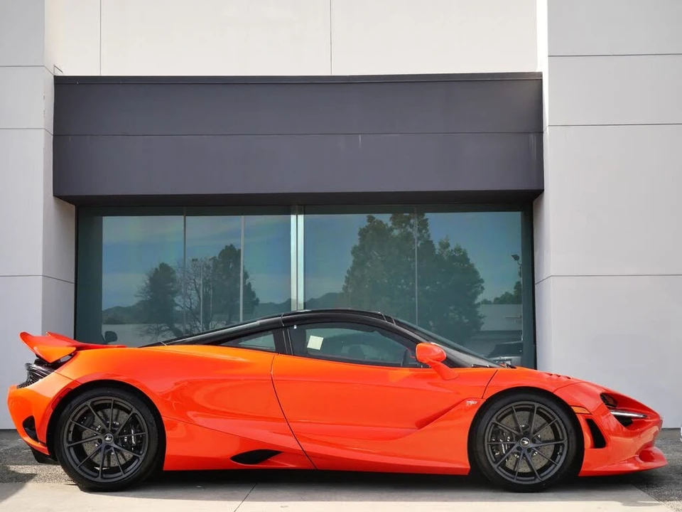 2026 McLaren 750S Coupe - Image 3 of 27