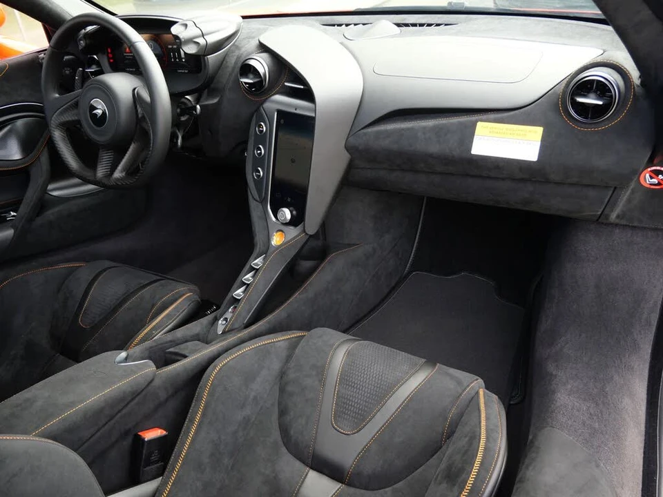 2026 McLaren 750S Coupe - Image 10 of 27