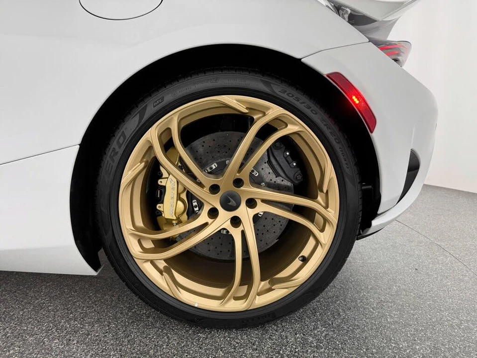 2026 McLaren 750S Coupe - Image 31 of 31