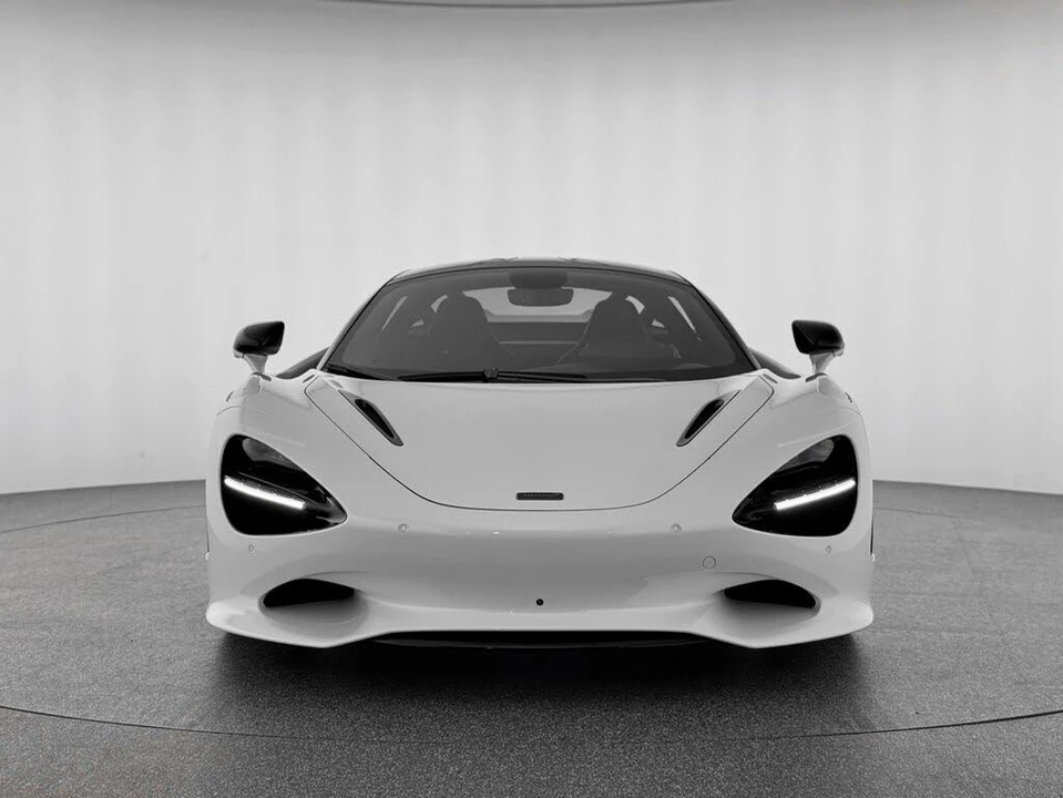 2026 McLaren 750S Coupe - Image 10 of 31