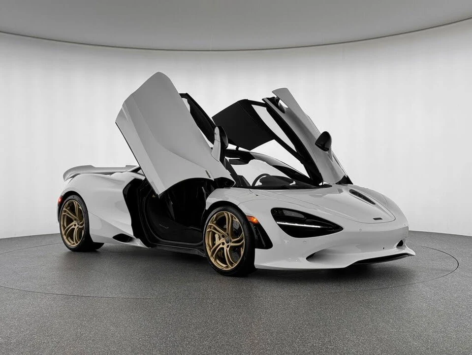 2026 McLaren 750S Coupe - Image 8 of 31