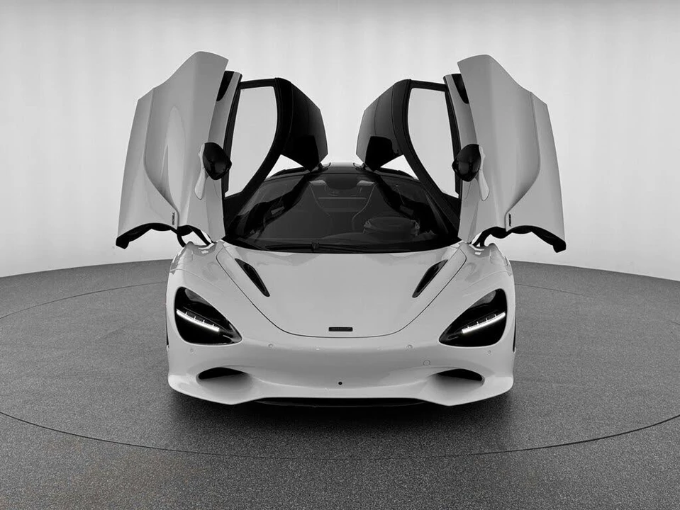 2026 McLaren 750S Coupe - Image 9 of 31