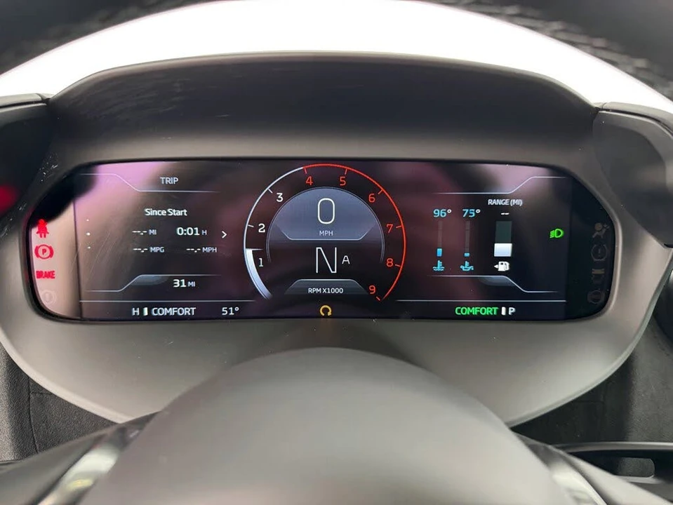 2026 McLaren 750S Coupe - Image 19 of 31