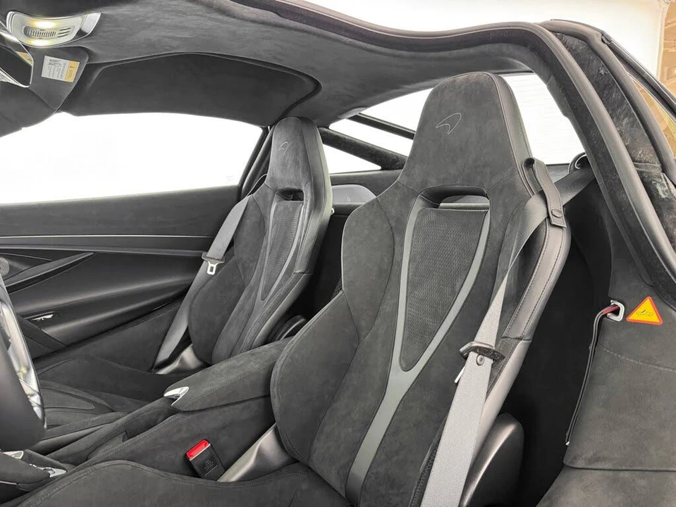 2026 McLaren 750S Coupe - Image 15 of 31