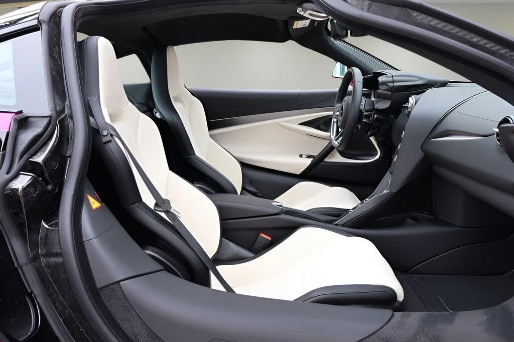 2026 McLaren 750S Coupe - Image 17 of 28