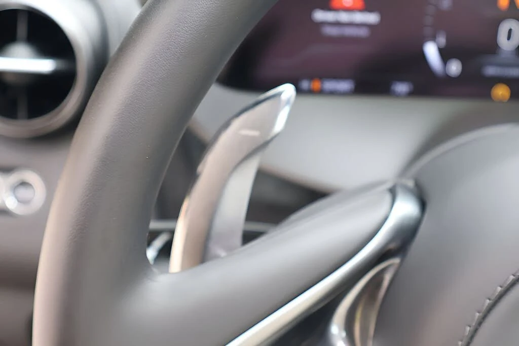 2026 McLaren 750S Coupe - Image 16 of 28