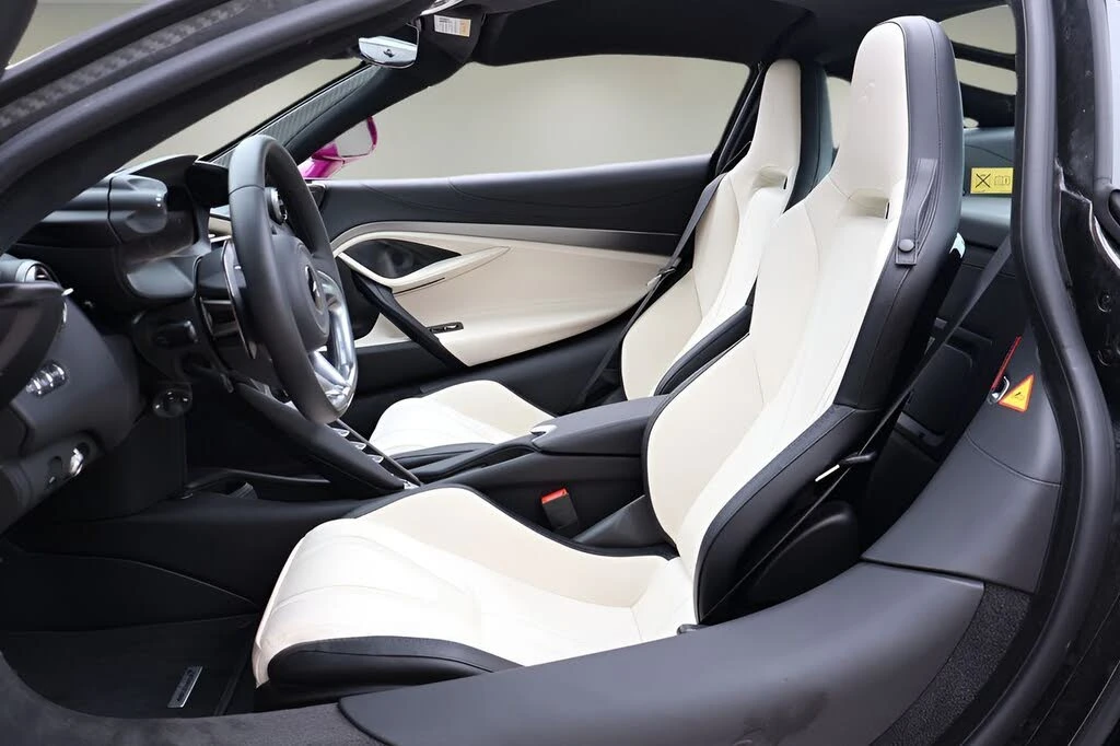 2026 McLaren 750S Coupe - Image 9 of 28