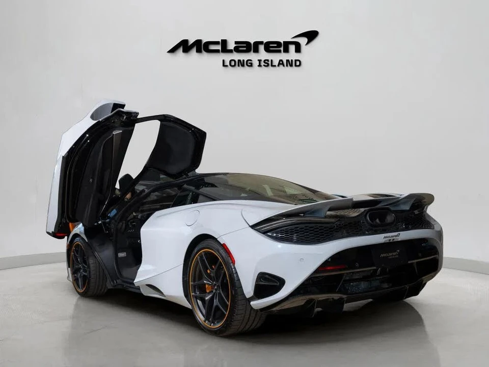 2026 McLaren 750S Coupe - Image 11 of 31