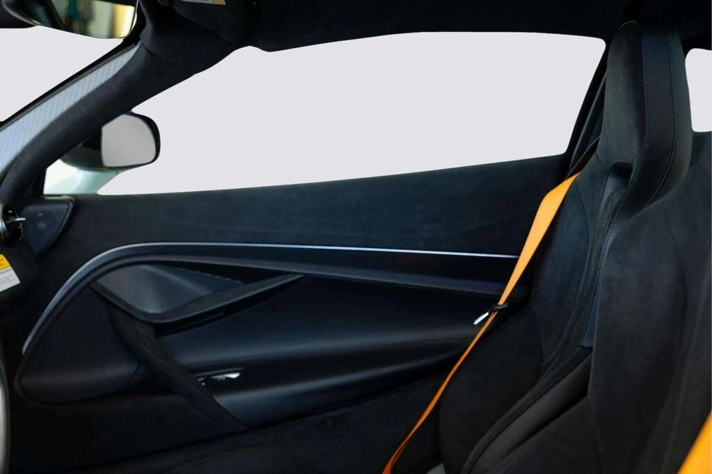 2026 McLaren 750S Coupe - Image 30 of 31