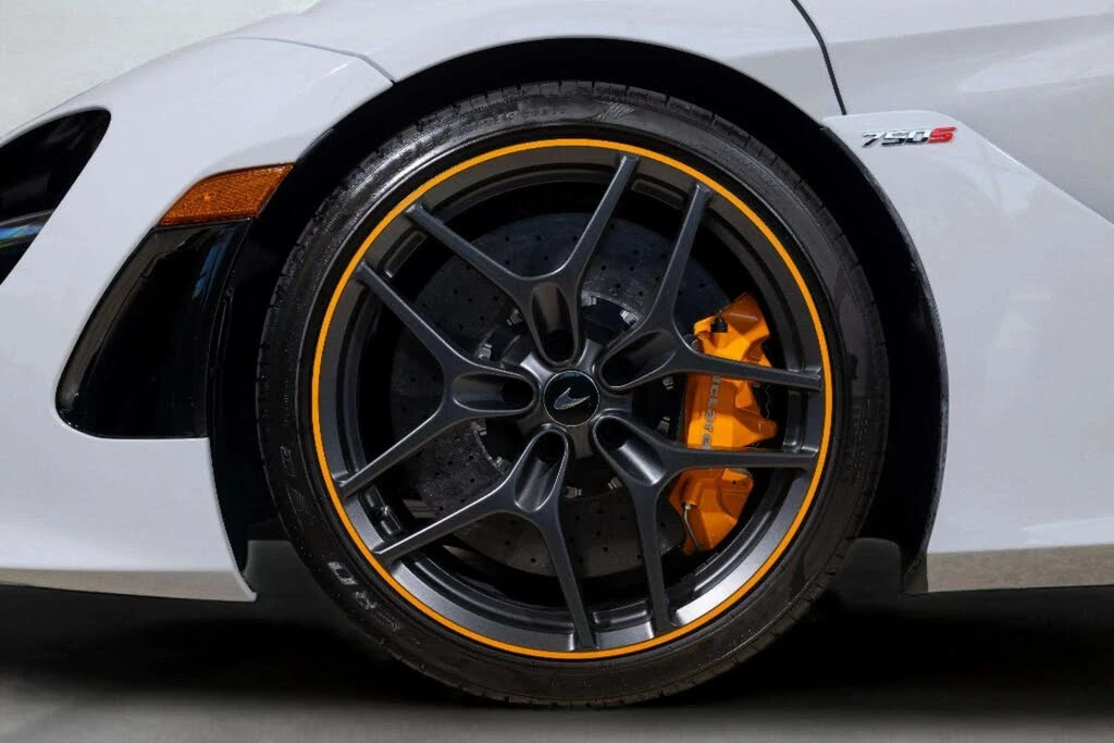 2026 McLaren 750S Coupe - Image 13 of 31
