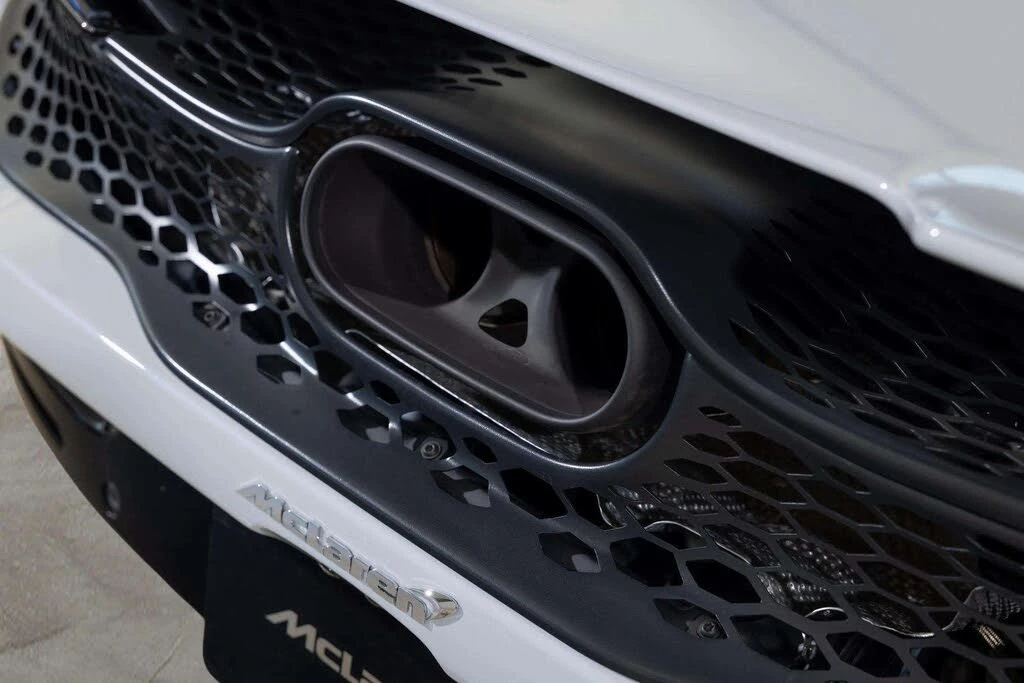 2026 McLaren 750S Coupe - Image 19 of 31