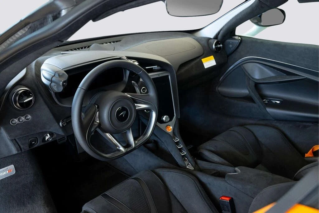 2026 McLaren 750S Coupe - Image 23 of 31