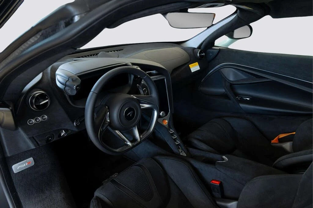 2026 McLaren 750S Coupe - Image 27 of 31