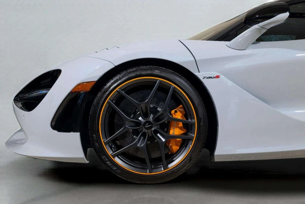2026 McLaren 750S Coupe - Image 12 of 31