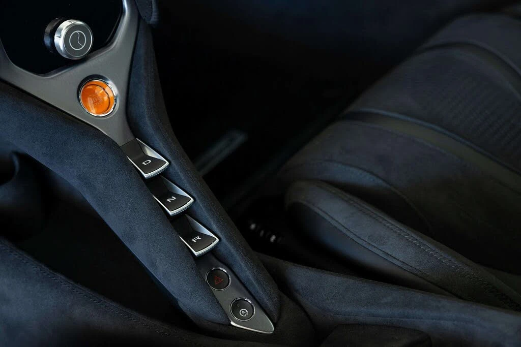 2026 McLaren 750S Coupe - Image 25 of 31