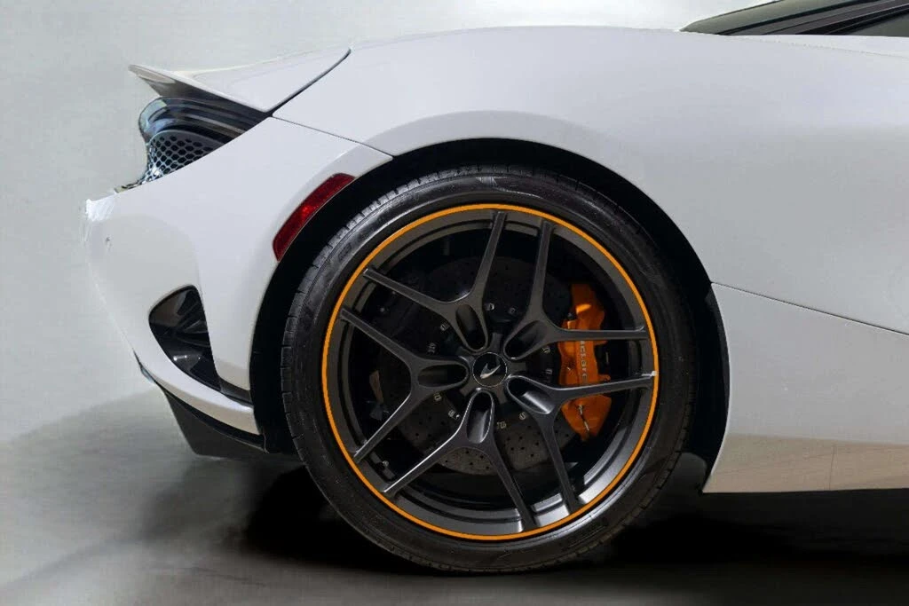 2026 McLaren 750S Coupe - Image 15 of 31