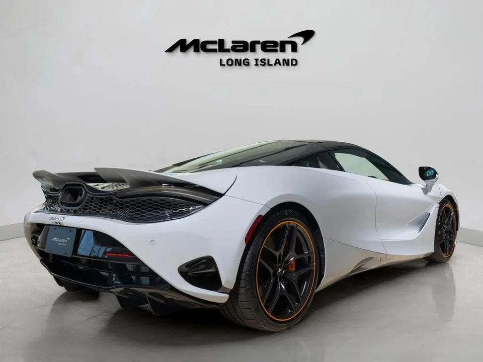 2026 McLaren 750S Coupe - Image 9 of 31