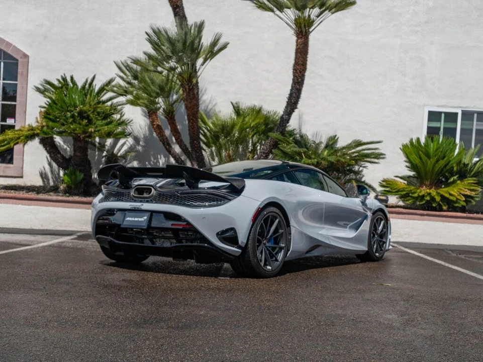 2026 McLaren 750S Coupe - Image 4 of 31