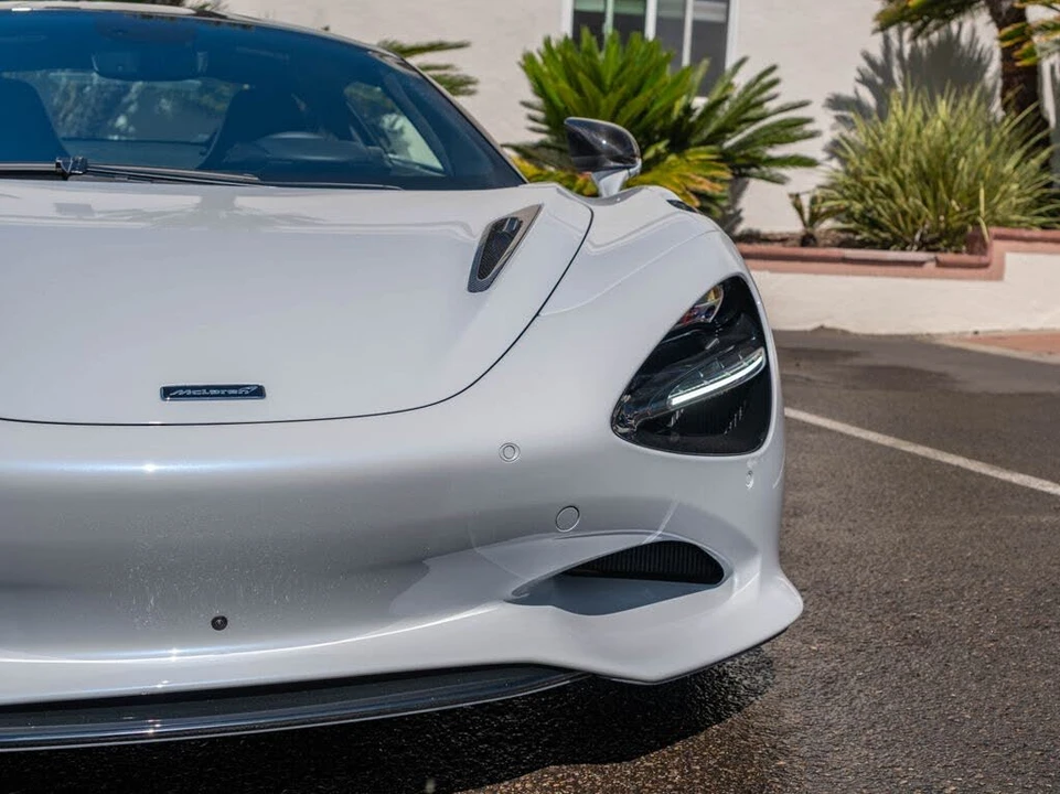 2026 McLaren 750S Coupe - Image 27 of 31