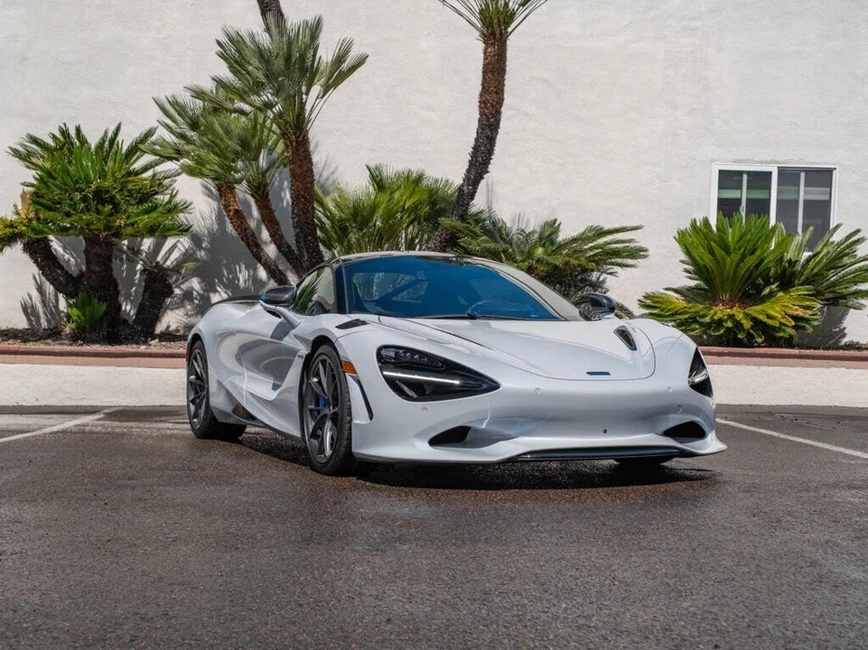 2026 McLaren 750S Coupe - Image 28 of 31