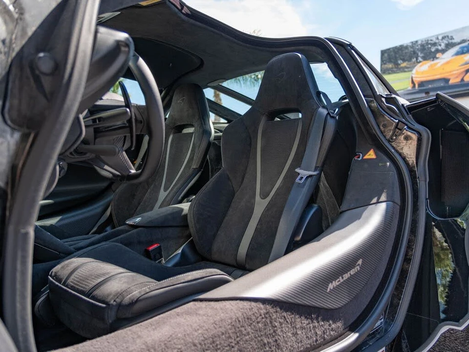 2026 McLaren 750S Coupe - Image 22 of 31